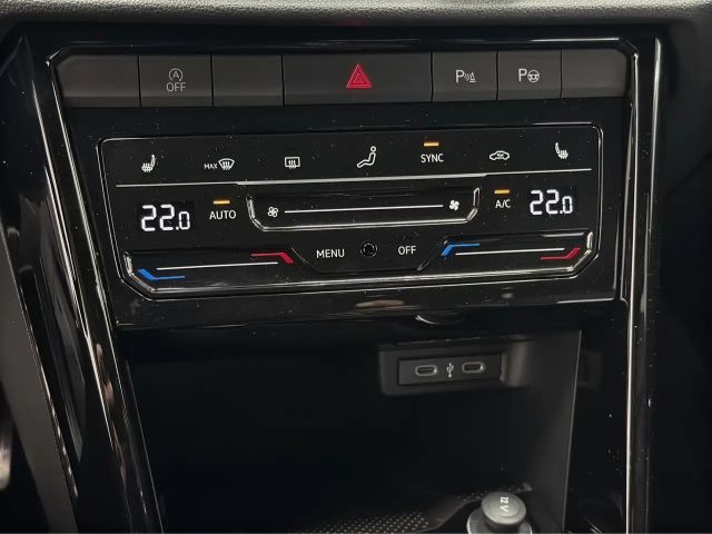 Volkswagen T-Roc 1.5 eTSI DSG R-Line