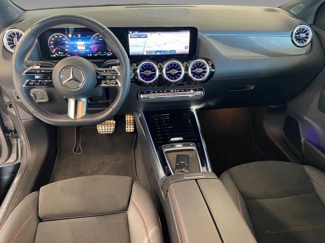 Mercedes-Benz B 180 Sedan