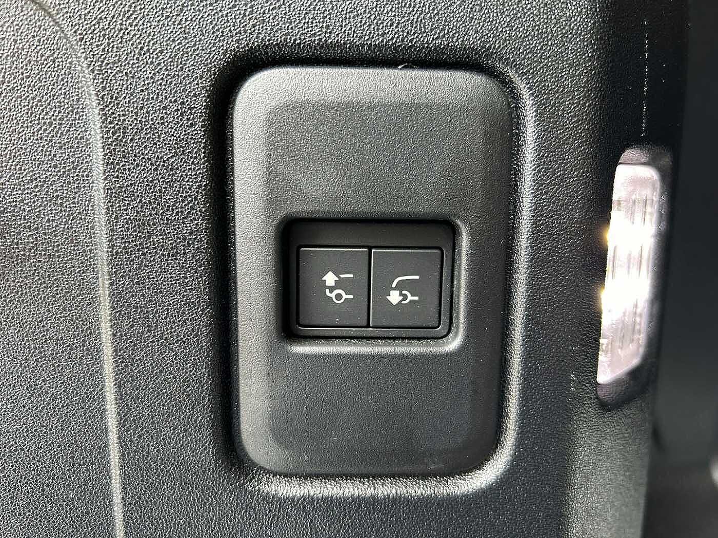 Land Rover Defender 90 SE