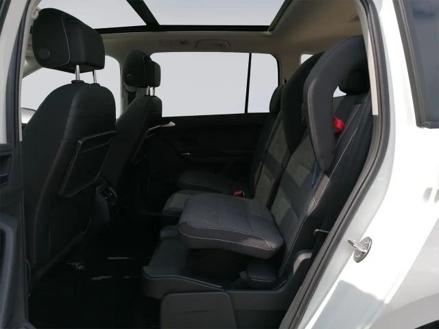 Volkswagen Touran 1.5 TSI DSG R-Line