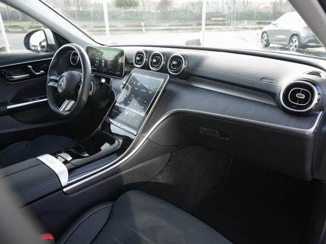 Mercedes-Benz C 220 AMG Line C 220 d Sedan