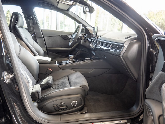 Audi RS4 Avant Quattro