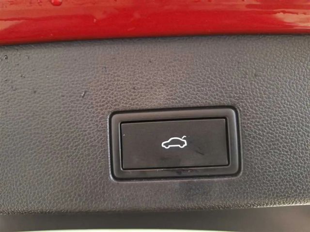 Volkswagen Golf 2.0 TSI DSG R-Line