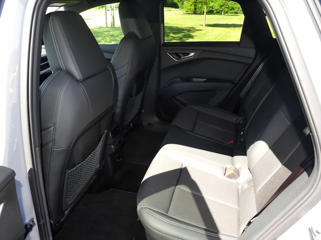 Audi Q4 e-tron SUV 45 e-tron Audi Q4 e-tron