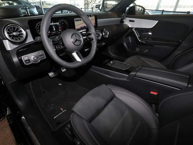 Mercedes-Benz A 180 AMG Line