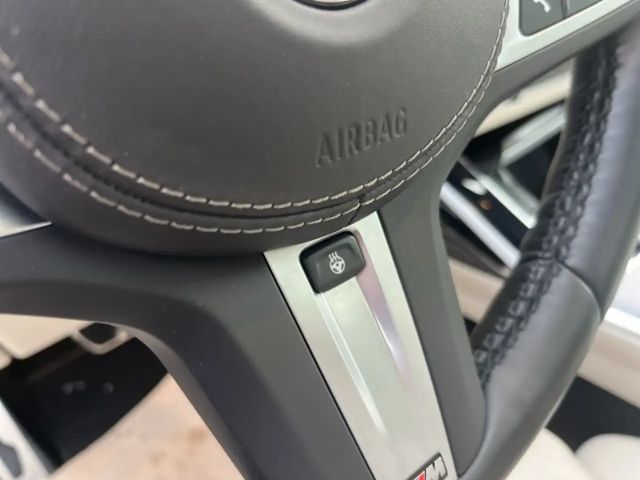 BMW X7 i/HUD/Panorama/Navigation/HarmanKardon