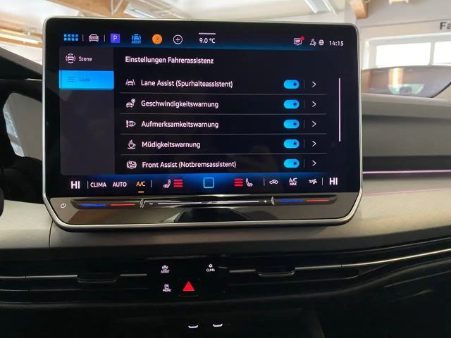 Volkswagen Golf 1.5 TSI BMT Golf VIII