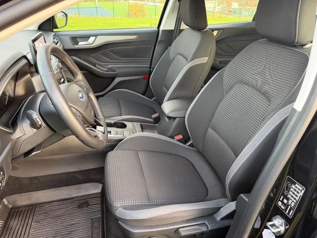 Ford Focus Cool & Connect Wagon