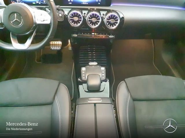 Mercedes-Benz A 250 A 250 e AMG Line