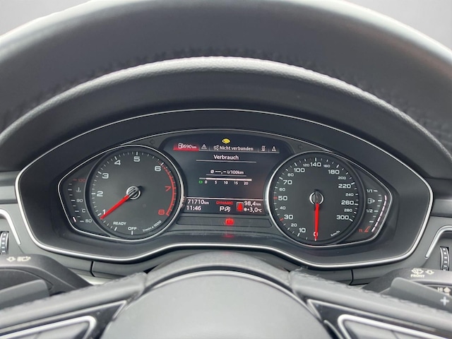 Audi A4 40 TFSI Quattro S-Tronic Sedan