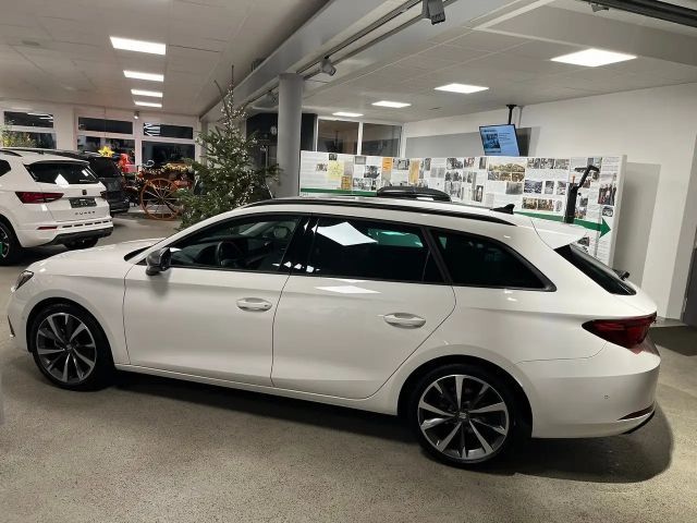 Seat Leon 1.5 eTSI DSG FR-lijn Sportstourer