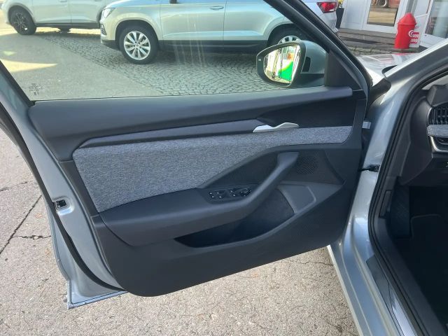 Skoda Superb 2.0 TDI Combi Selection