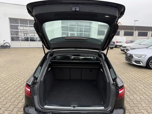 Audi A4 35 TDI Avant S-Line S-Tronic Sedan