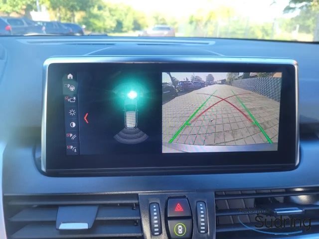 BMW 218 218d Active Tourer Sedan