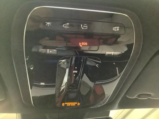 Mercedes-Benz E 200 AMG Line Sedan