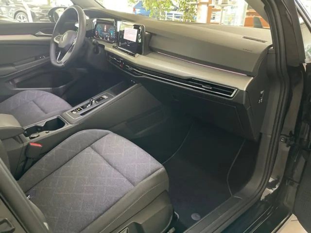 Volkswagen Golf Life Variant