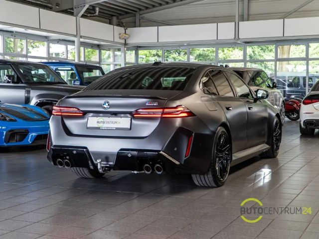 BMW M5 Sedan