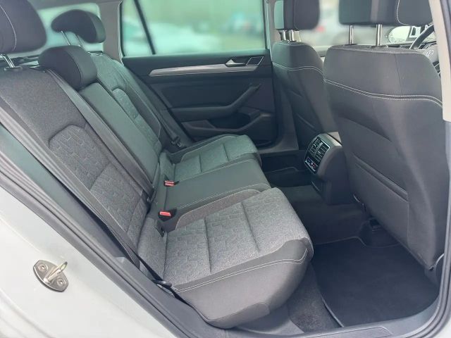 Volkswagen Passat 2.0 TSI Business DSG Variant