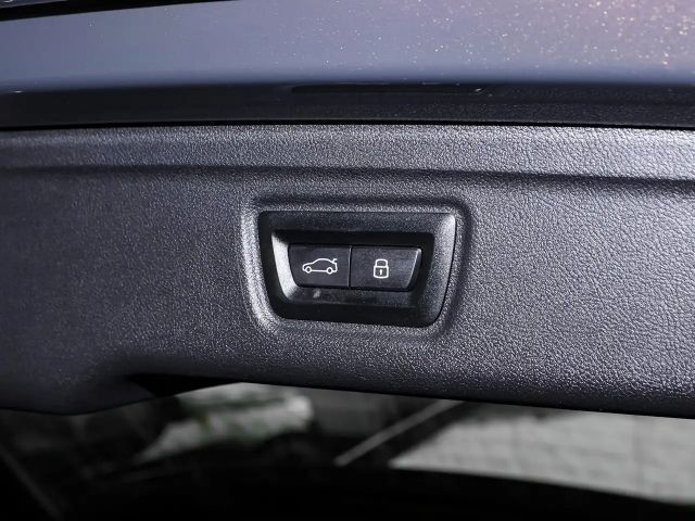 BMW 330 330i M-Sport xDrive