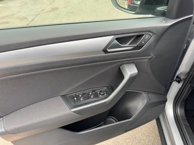 Volkswagen T-Roc Friends TSI