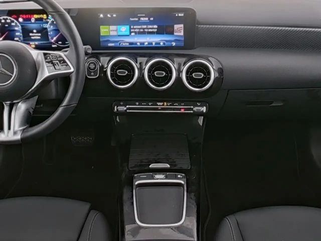 Mercedes-Benz A 180 LENKRADHEIZUNG LED HP USB PAKET