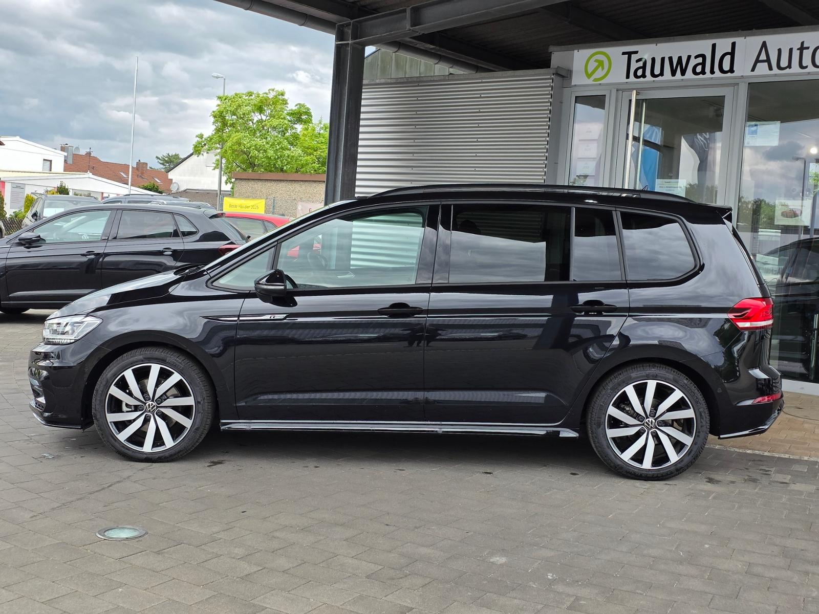 Volkswagen Touran 1.5 TSI DSG IQ.Drive R-Line