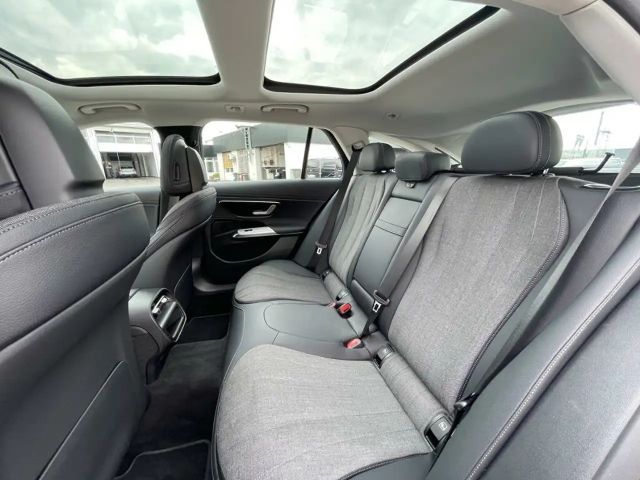 Mercedes-Benz E 200 AVANTGARDE Estate