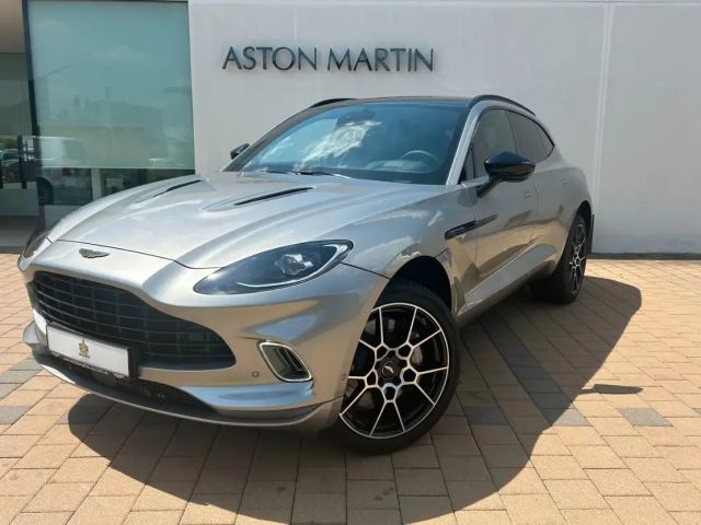 Aston Martin DBX V8