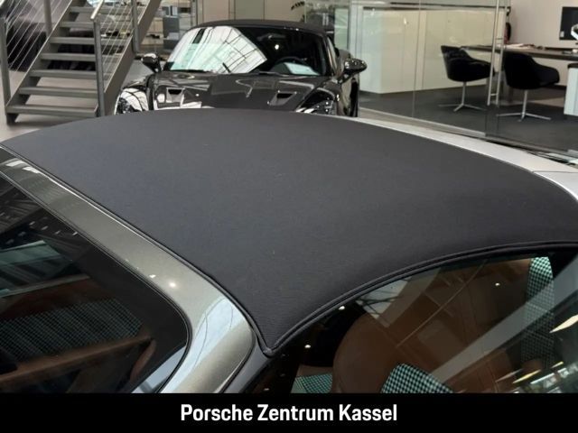 Porsche 992 4 Coupé Targa