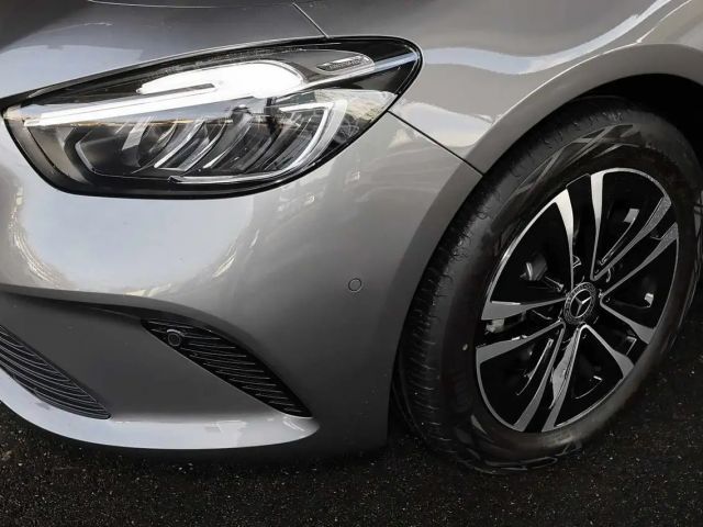 Mercedes-Benz B 180 AHK+PANORAMA+SPURHALTE+MBUX+LED+KAMERA+17"