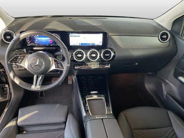 Mercedes-Benz B 200 Progressive Sedan