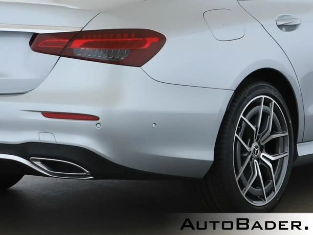 Mercedes-Benz E 300 AMG Line E 300 e Sedan