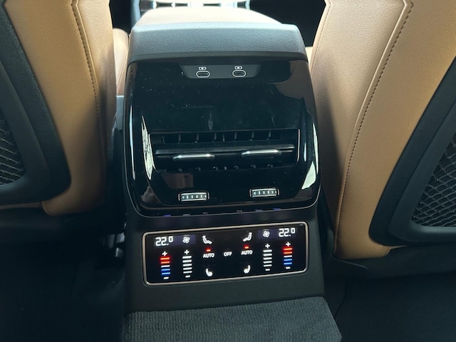 Audi A6 Avant Quattro S-Tronic