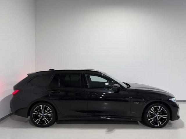 BMW 320 320e M-Sport xDrive