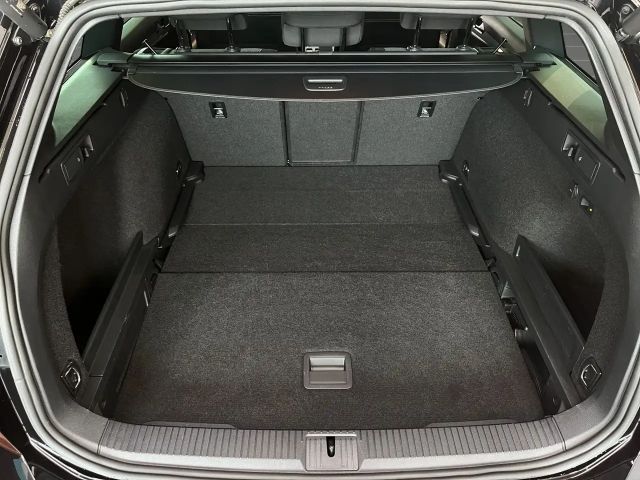 Volkswagen Passat Business R-Line Variant