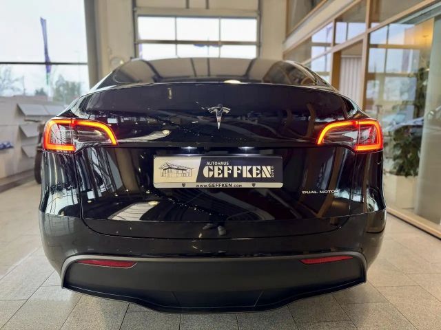 Tesla Model Y AWD Dual Motor Performance