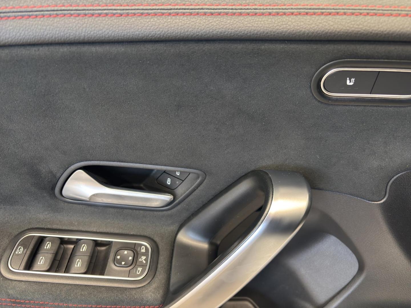 Mercedes-Benz CLA 200 AMG Line