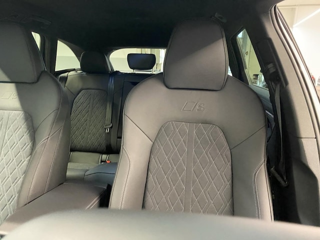 Audi A6 Avant Quattro S-Tronic