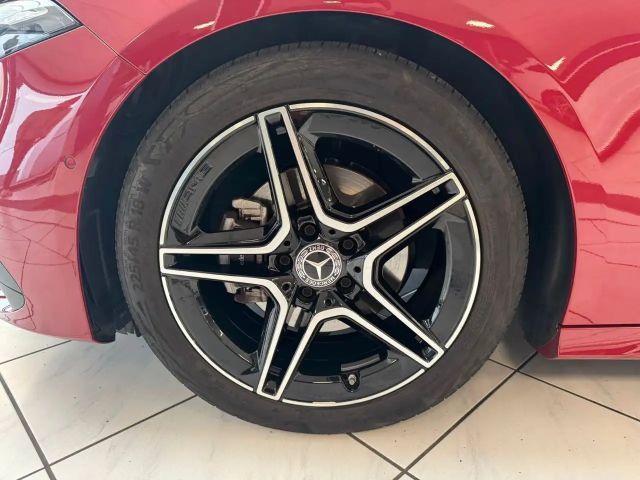 Mercedes-Benz A 180 AMG Line