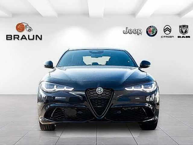 Alfa Romeo Giulia AT8 Q4