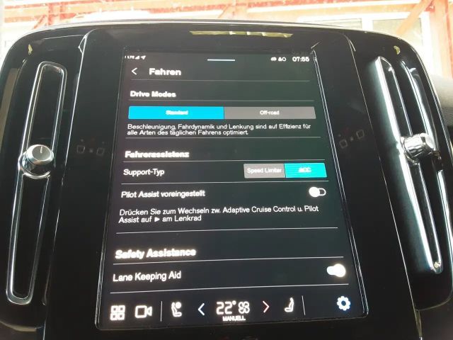 Volvo XC40 Plus Twin Engine