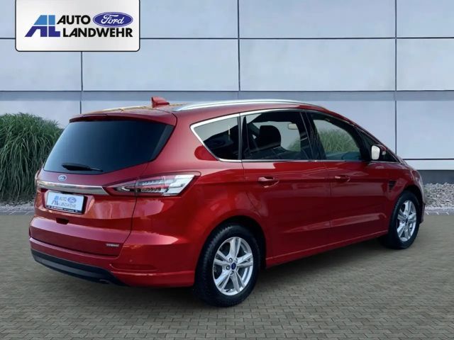 Ford S-Max Titanium