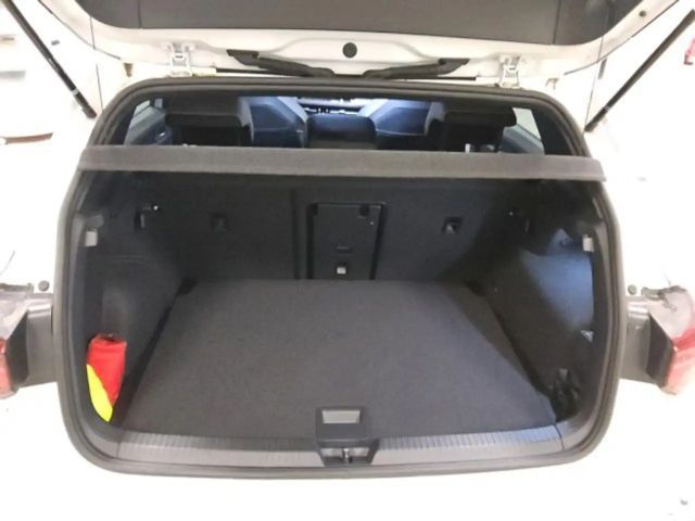 Volkswagen Golf 1.5 eTSI DSG Golf VIII R-Line