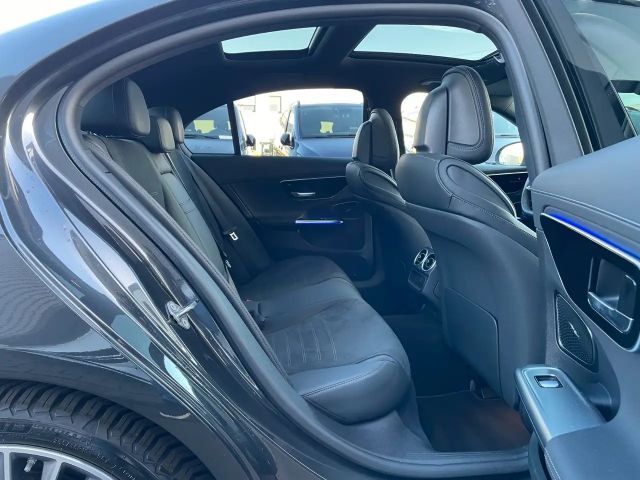Mercedes-Benz C 200 4MATIC AMG Line Sedan
