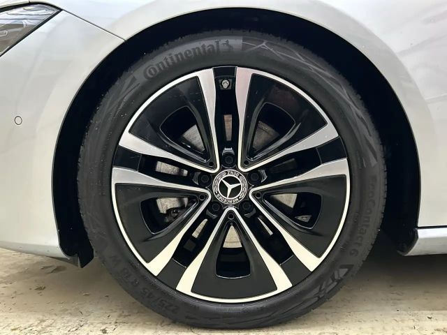 Mercedes-Benz CLA 180 Coupé Progressive