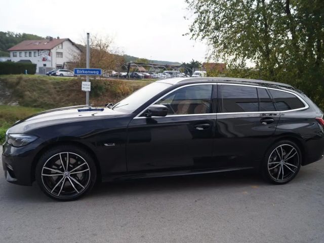 BMW 330 330e Touring xDrive