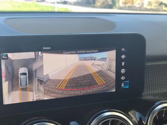 Mercedes-Benz EQB 300