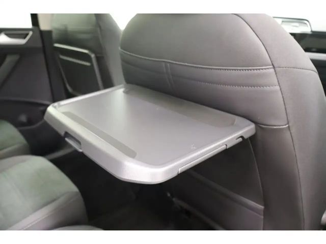 Volkswagen Touran 1.5 TSI DSG R-Line