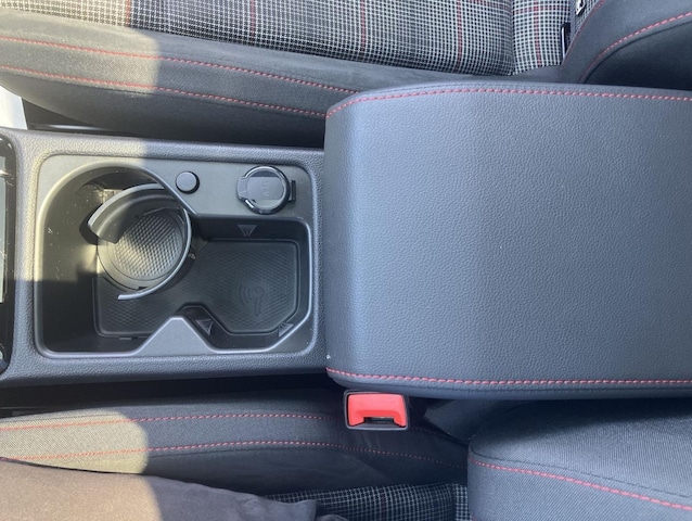 Volkswagen Golf 2.0 TSI DSG