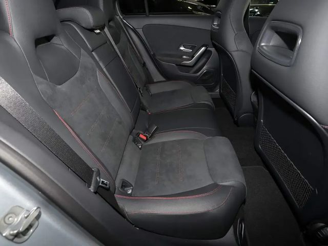 Mercedes-Benz A 200 AMG Line